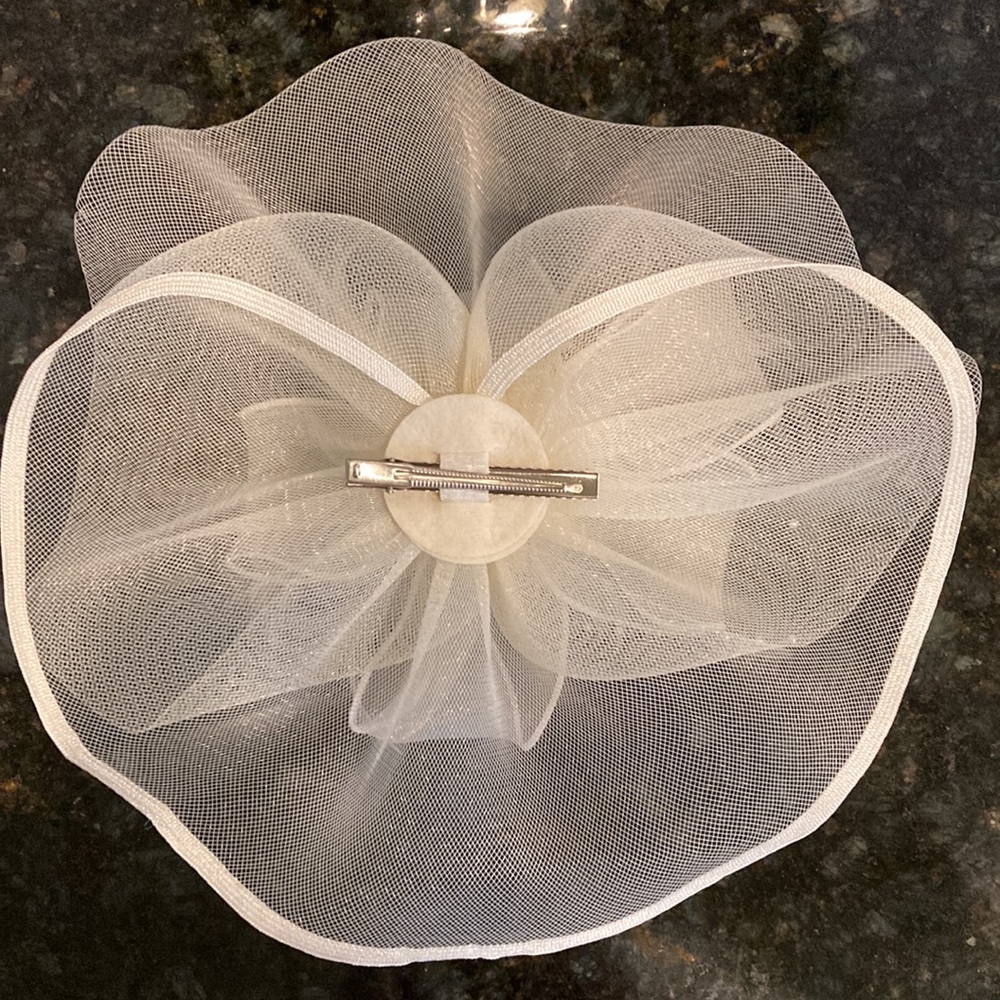 Large handmade side hat Kentucky derby style wedding - Picture 7 of 8